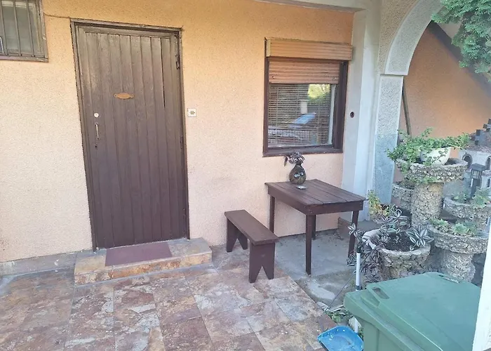 Cozy House With Spacious Yard Apartman Szkopje